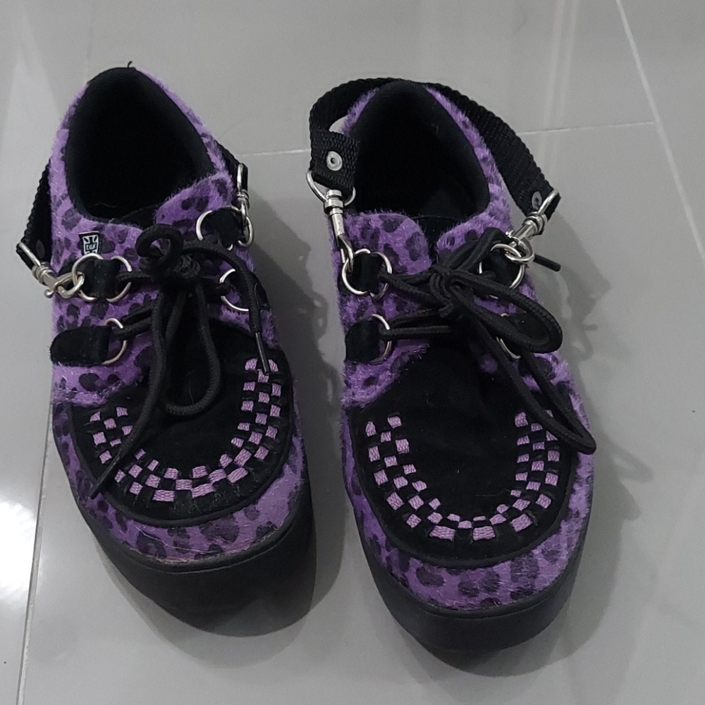 Tuk sneakers